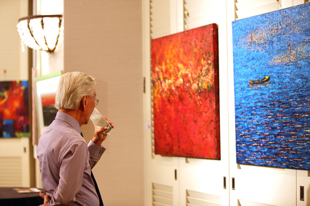 Read more about the article Art exhibition photograher